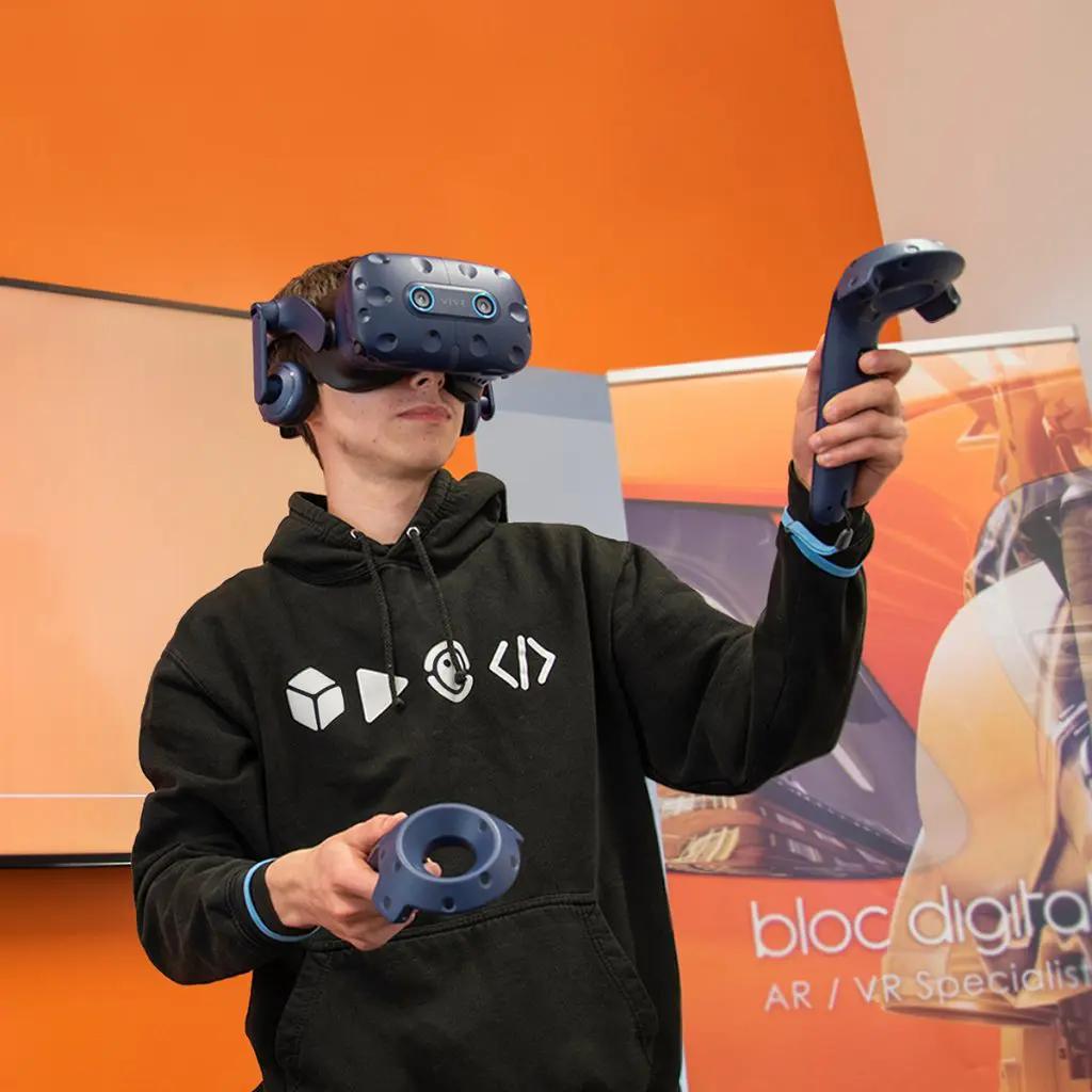 Alex Collyer, Apprentice Web Developer experiencing VR